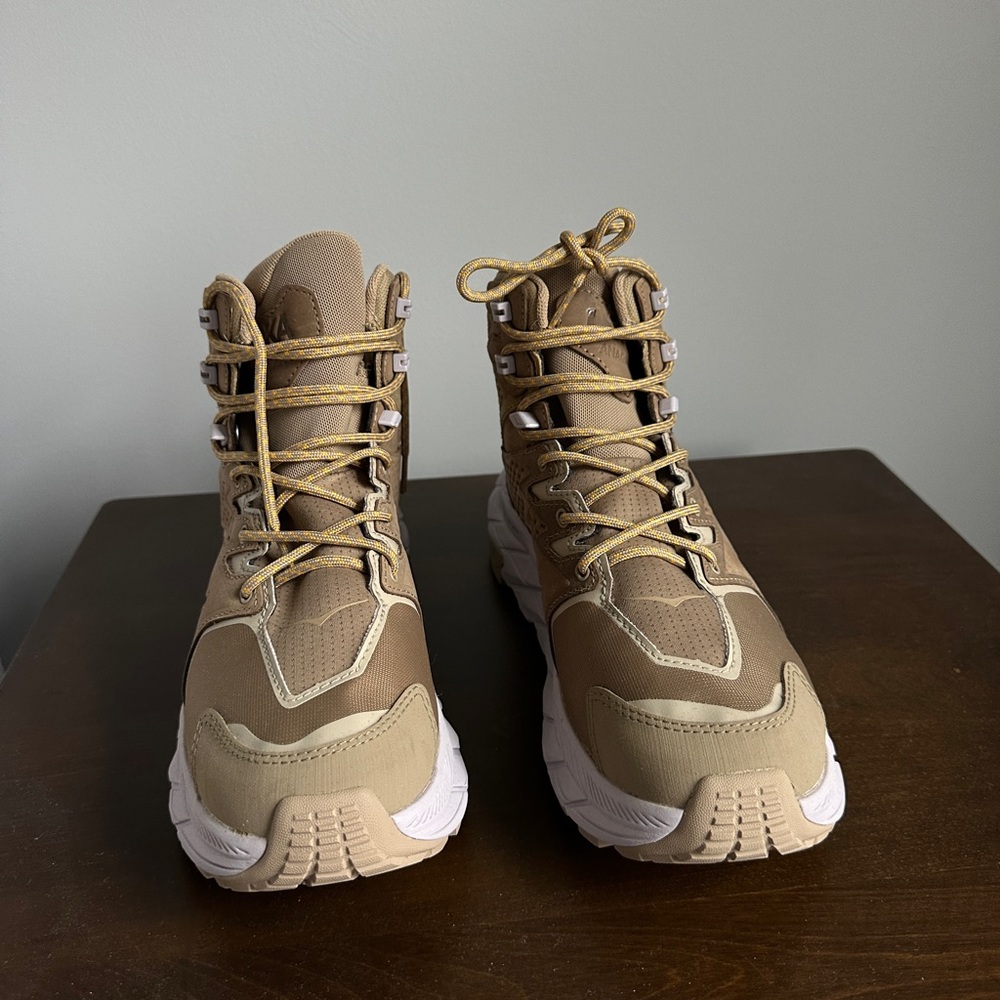 Hoka hiking boots - never used!